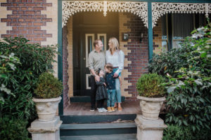 large extended family photography sessions outdoors